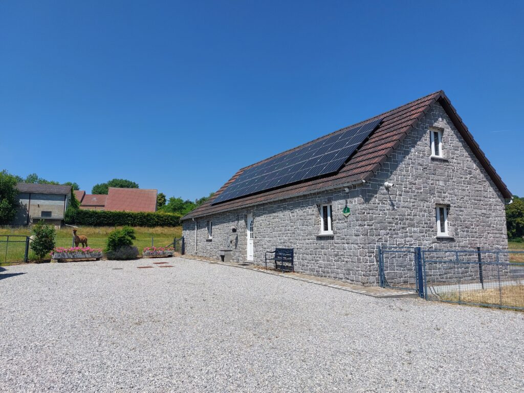 Façade Le Ronsin Gîte rural Mettet Wallonie